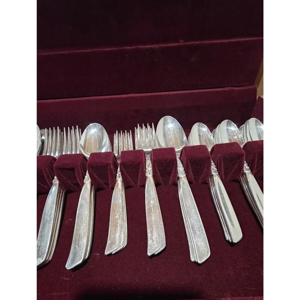 ONEIDA Community 54pc Stainless Steel Flatware Set Floral Handle, With Case